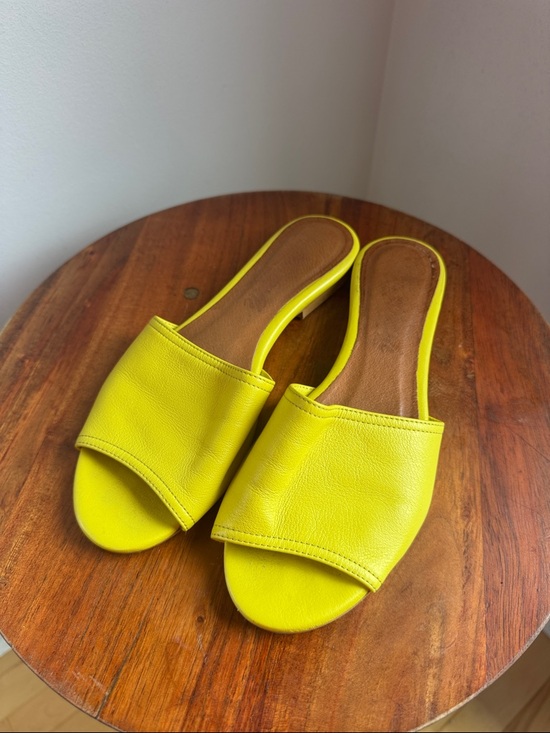L'INTERVALLE Shoes - L'INTERVALLE Yellow Leather Slide Sandals